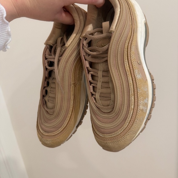 Gold Nike Air Max size 8 - Picture 2 of 4